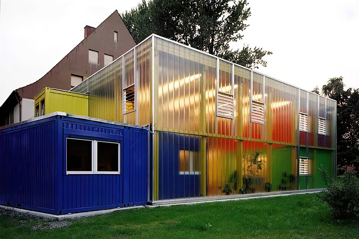 Spray Polyurethane Foam Systems for Modular Buildings and Refrigerated